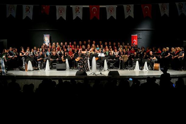 5. Bornova Halk Dansları Festivali başladı