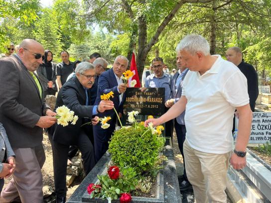 Şair ve yazar Abdurrahim Karakoç, vefatının 14'üncü yıl dönümünde kabri başında anıldı