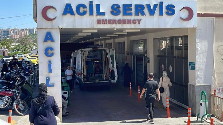 Trafodaki arızayı gidermek isterken akıma kapılıp öldü