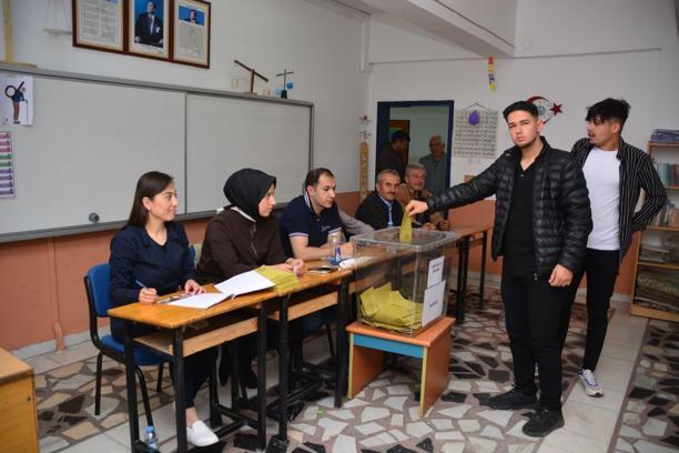 Kayseri’de 2 mahallenin muhtarı seçimle belirlendi