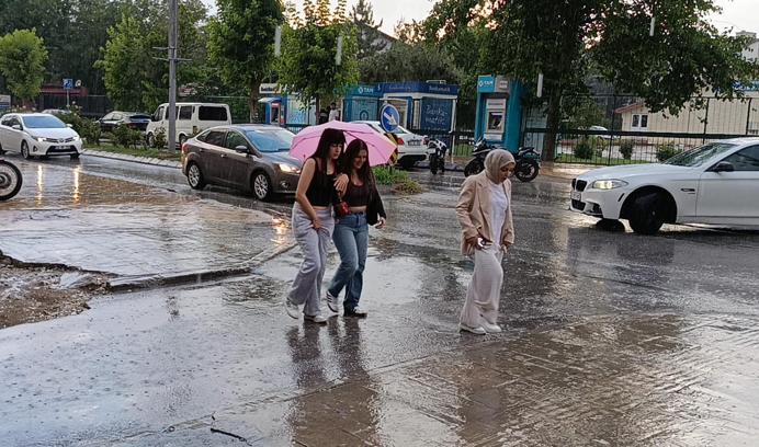 Edirne ve Kırklareli'de sağanak etkili oldu