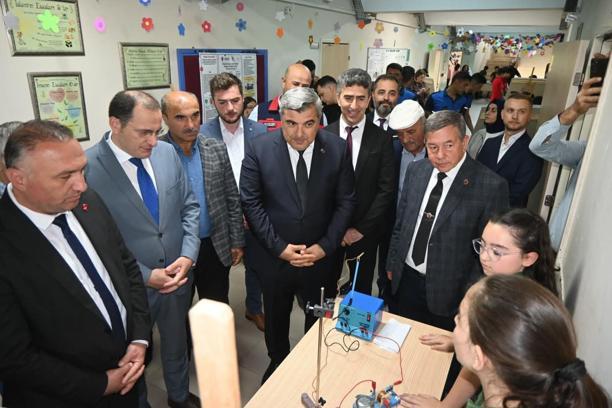 Çay'da Bilim Fuarı düzenlendi