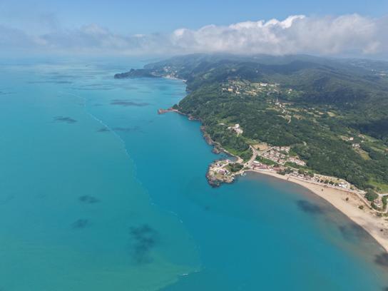 Karadeniz'de turkuaz ve mavi bir arada