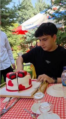 16 yaşındaki çocuk, bıçaklanarak öldürüldü (2)