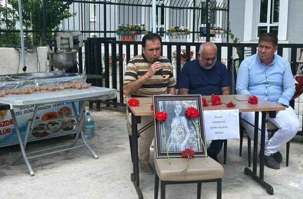 Zehra için dua edilip, lokma dağıtıldı