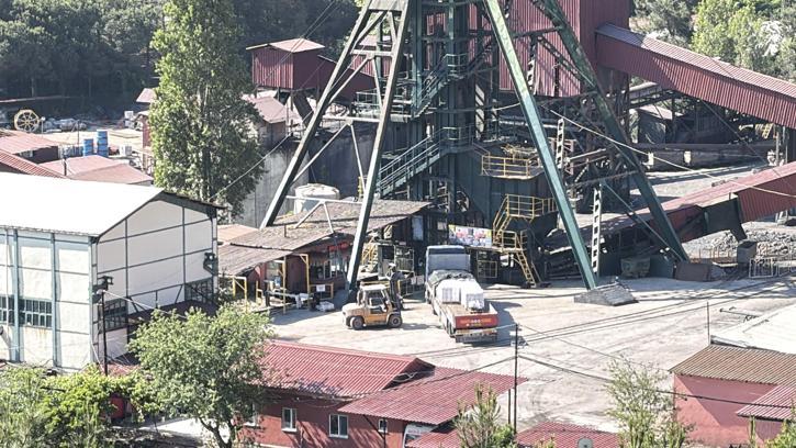 Maden ocağında çıkan yangın 6 gündür sürüyor
