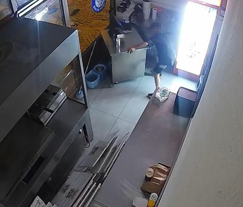 Edirne’de iş yerinden hırsızlık kamerada