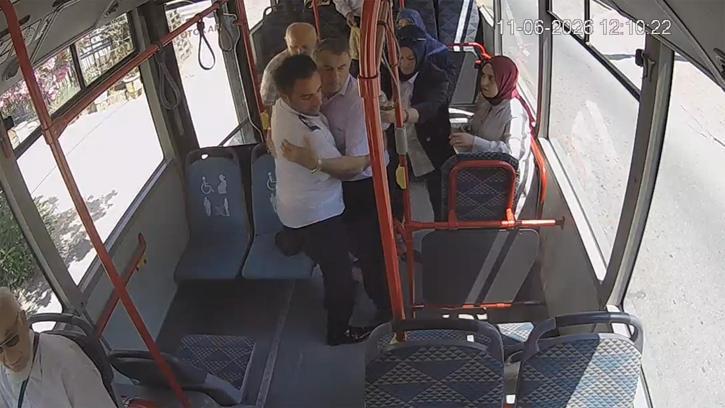 Otobüste fenalaşan yolcusunu güzergahını değiştirip hastaneye yetiştirdi