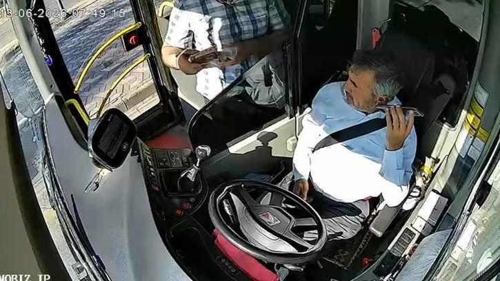 Kimliğini otobüste kaybeden LGS öğrencisine şoförden destek; o anlar kamerada