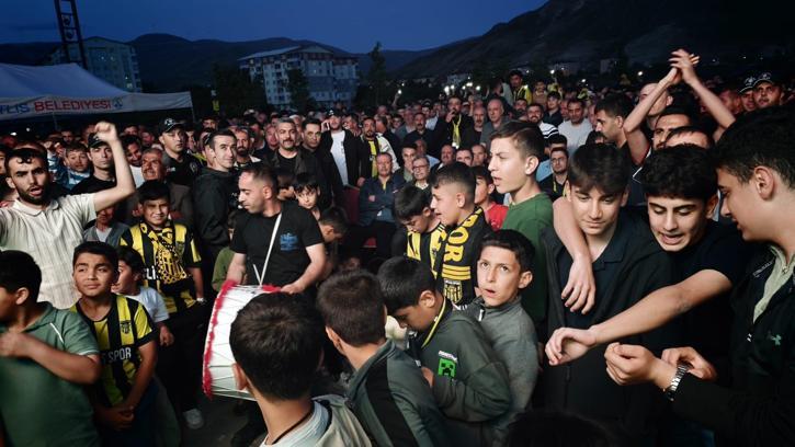 Bitlis Spor, 3'üncü Lig'e yükseldi, taraftarlar sokağa döküldü