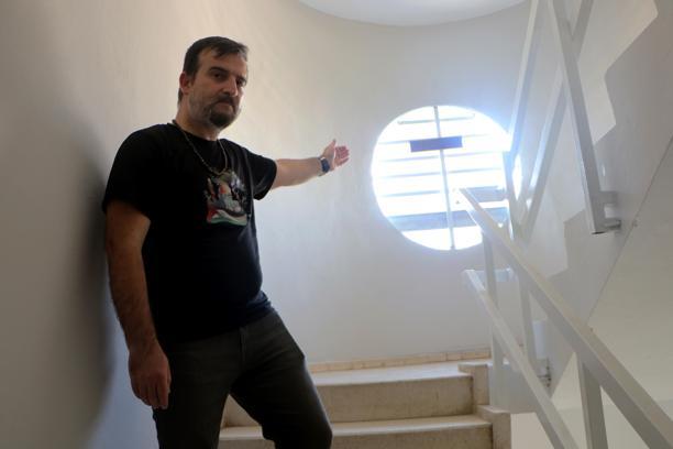 Ecrin, mucize kurtuluşun yaşandığı bina önünde pasta kesilip, balonlarla karşılandı/Ek fotoğraflar