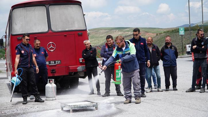 Erciyes A.Ş. personeline uygulamalı yangın eğitimi verildi