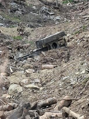 Devrilen iş makinesinin operatörü öldü