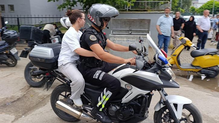 Yanlış sınav yerine giden adayı motosikletli trafik polisi yetiştirdi