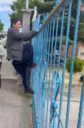 Kırıkkale'de YKS'ye geç kalan aday kapıda kaldı
