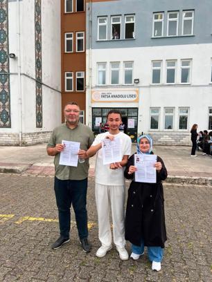 Ailece aynı okulda YKS heyecanı yaşadılar