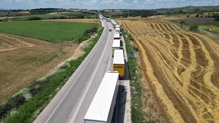 Hamzabeyli Sınır Kapısı’nda 20 kilometre TIR kuyruğu