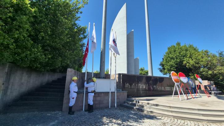 Zonguldak'ın kurtuluşunun 105'inci yılında taşkömürünü bulan Uzun Mehmet anıldı