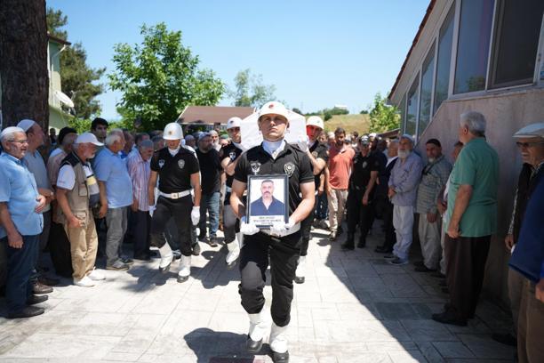 Kazada ölen emekli komiser yardımcısı toprağa verildi