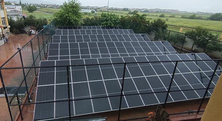 Meslek lisesi, elektriğini güneşten karşılıyor