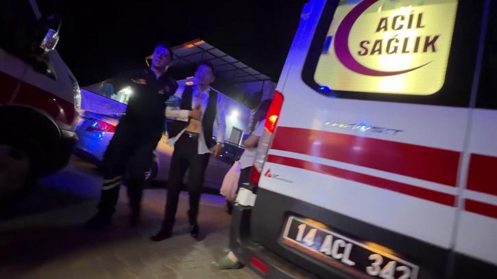 Bolu'da düğünde çıkan kavgada damatla birlikte 3 kişi yaralandı