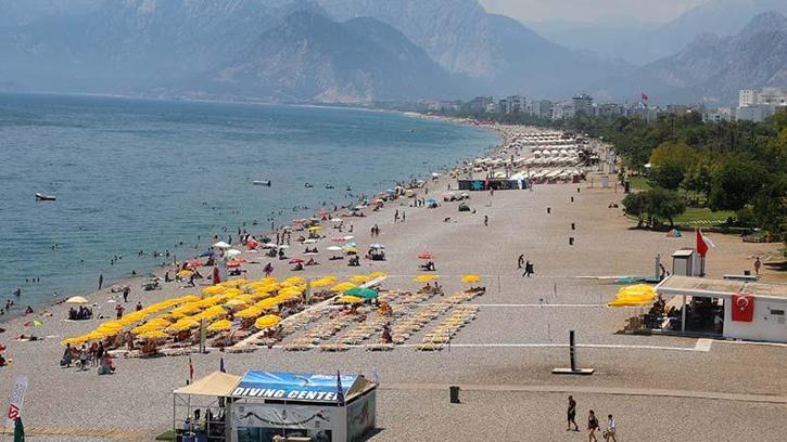 Antalya'da hissedilen sıcaklık 47 dereceye ulaştı