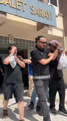Evinde uyuşturucu ile yakalan evli çift ve misafiri  tutuklandı