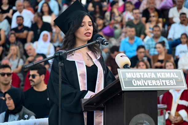 Hatay MKÜ’den 3 bin öğrenci mezun oldu