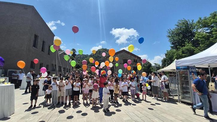 Lösemiyi yenen Ediz Asil için gökyüzüne balonlar bırakıldı