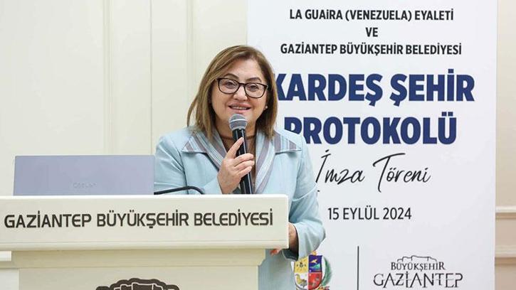 Fatma Şahin, bir maaşını Venezuela'ya bağışladı