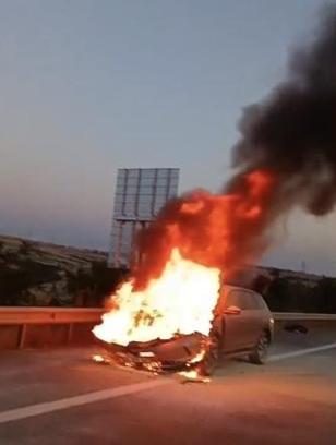 Çatalca'da yanan elektrikli otomobilin sürücüsü: Ailemi bir buçuk dakika arayla kurtardım
