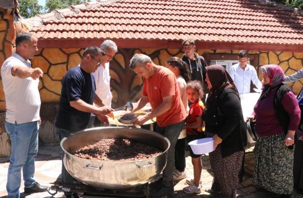 100 yıllık yağmur ve şükür duası geleneği yaşatılıyor