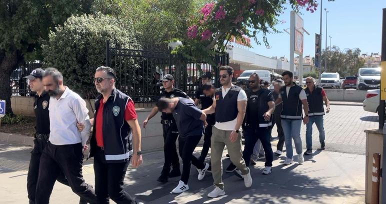 Muğla merkezli 4 ilde gözaltına alınan 18 göçmen kaçakçılığı şüphelisi adliyede