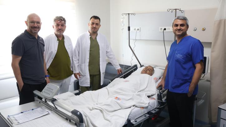 Kalbi 3 kez duran hasta operasyonla sağlığına kavuştu