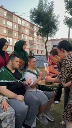 Özel rehabilitasyon merkezindeki öğrencilere temsili asker eğlencesi düzenlendi
