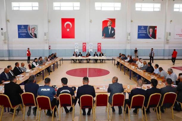 Vali  Akmeşe: Yerel yönetimler, kamu hizmetlerinin vatandaşlara ulaştırılmasında önemli  görev üstleniyor