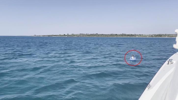 Deniz yatağıyla sürüklenen çocuk, Sahil Güvenlik tarafından kurtarıldı