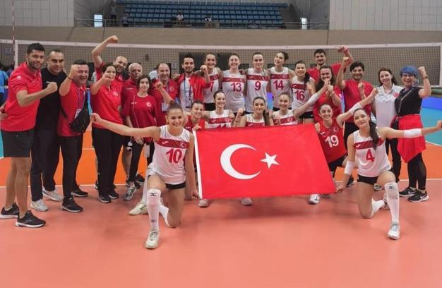 Dünya Liseler Arası Voleybol Şampiyonası'nda kız ve erkek milli takımları finalde