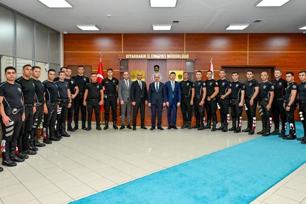 Diyarbakır'da başarılı polisler ödüllendirildi