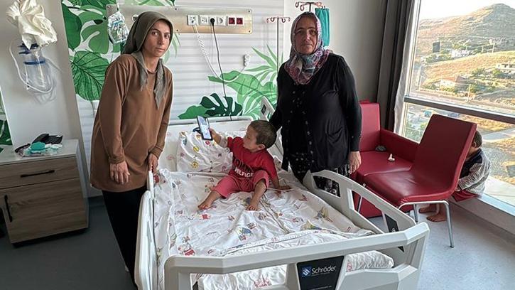 Niğde'de sahipli köpeğin saldırdığı 2 yaşındaki Egemen'in başına 22 dikiş atıldı