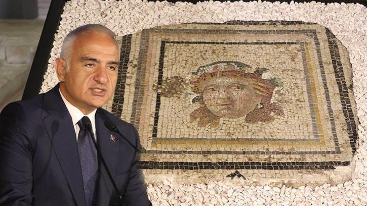 Bakan Ersoy: Çingene Kızı Mozaiği'nin 13'üncü panelinin getirilmesinin mutluluğunu yaşıyoruz