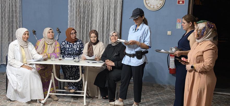 Mutlu kadınlar kitap okuma kulübü kurdu
