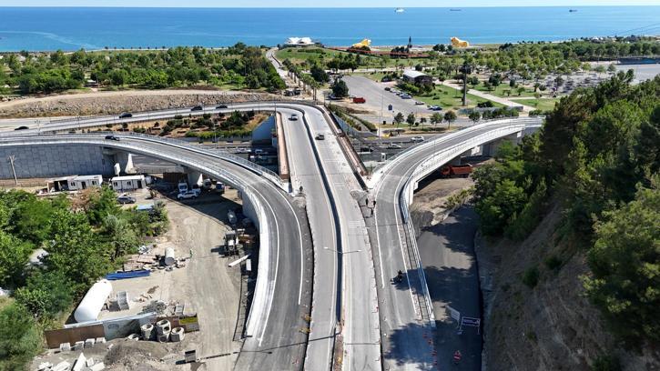Kenan Şara Köprülü Kavşağı'nda 2 bağlantı yolu trafiğe açıldı