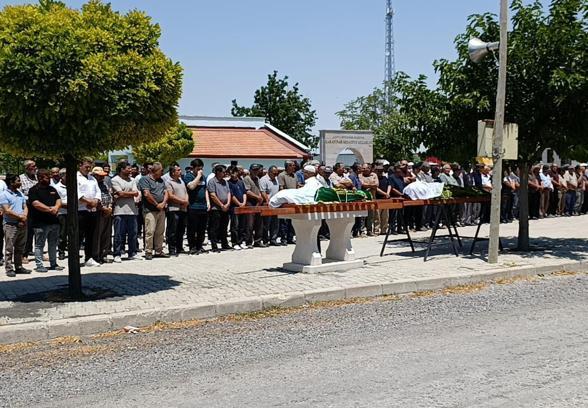 Konya’da öldürülen anne ile kızı toprağa verildi