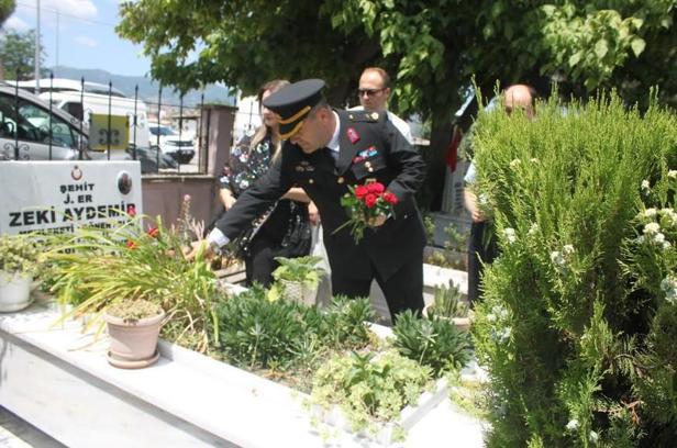 Gönen’de 15 Temmuz etkinlikleri şehitlik ziyaretiyle başladı