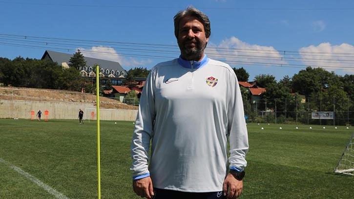 Eyüpspor Teknik Direktörü Pulat: Bu hafta transfer sayısı 8-9’u bulacak