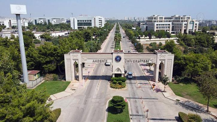 Tıp literatürüne adını yazdıran Akdeniz Üniversitesi’nde 3’üncü rahim nakli operasyonu başladı