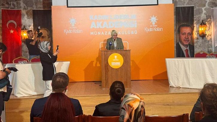 AK Parti'li Ercan ‘Kadın Liderlik Akademisi Münazara Kulübü’ kapanış programına katıldı