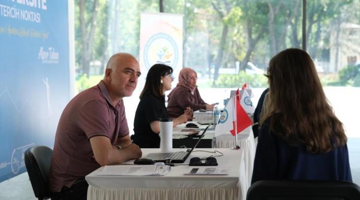 İnegöl Belediyesi’nden ücretsiz YKS tercih danışmanlığı
