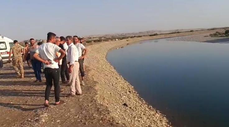 Batman'da çaya giren çocuk boğuldu, babasını ekipler kurtardı